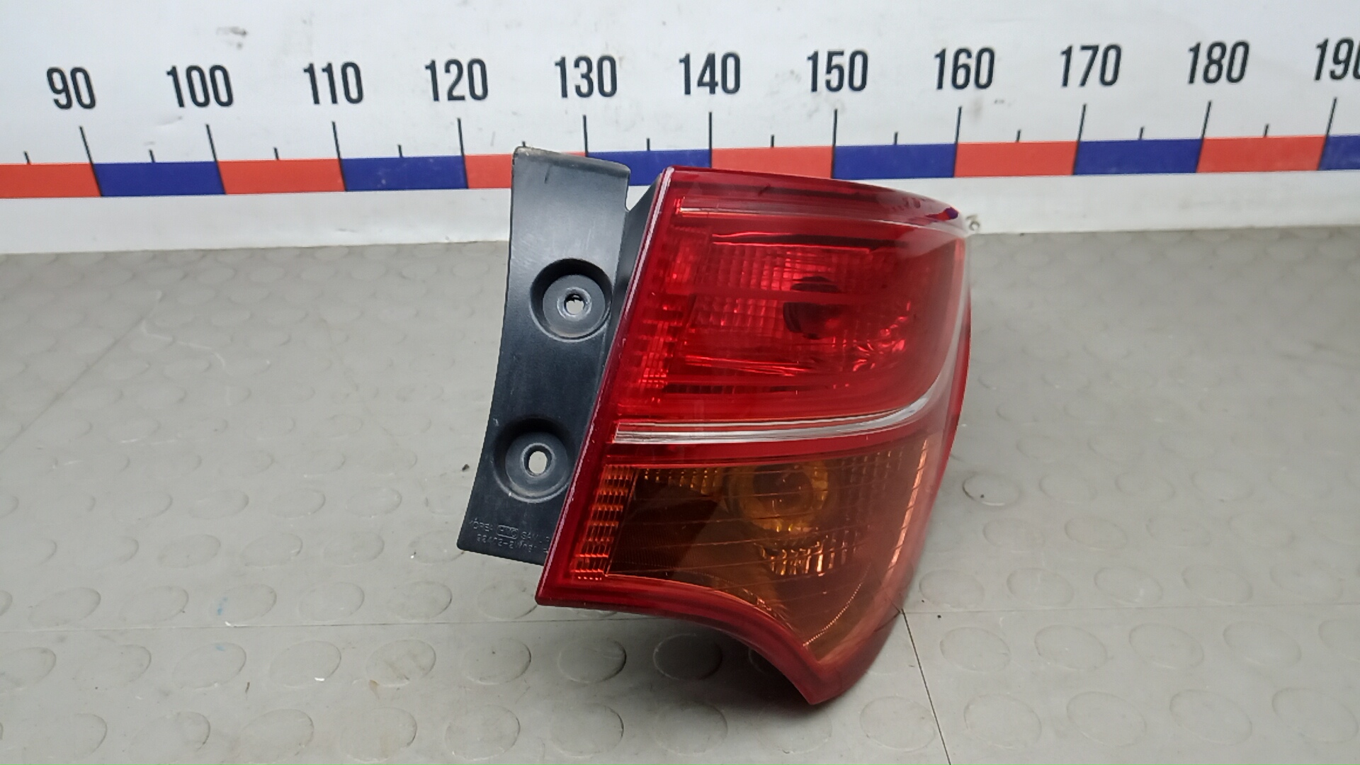 Фонарь задний правый