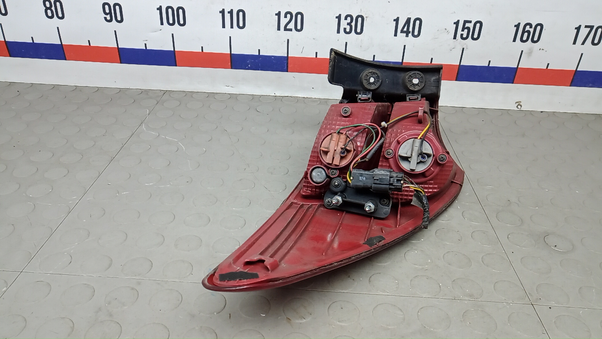 Фонарь задний правый