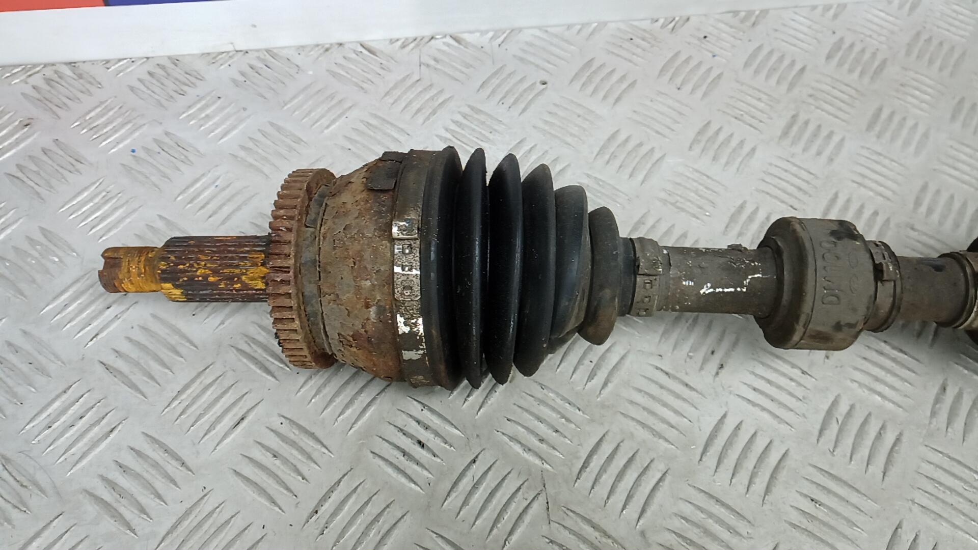 Полуось передняя правая