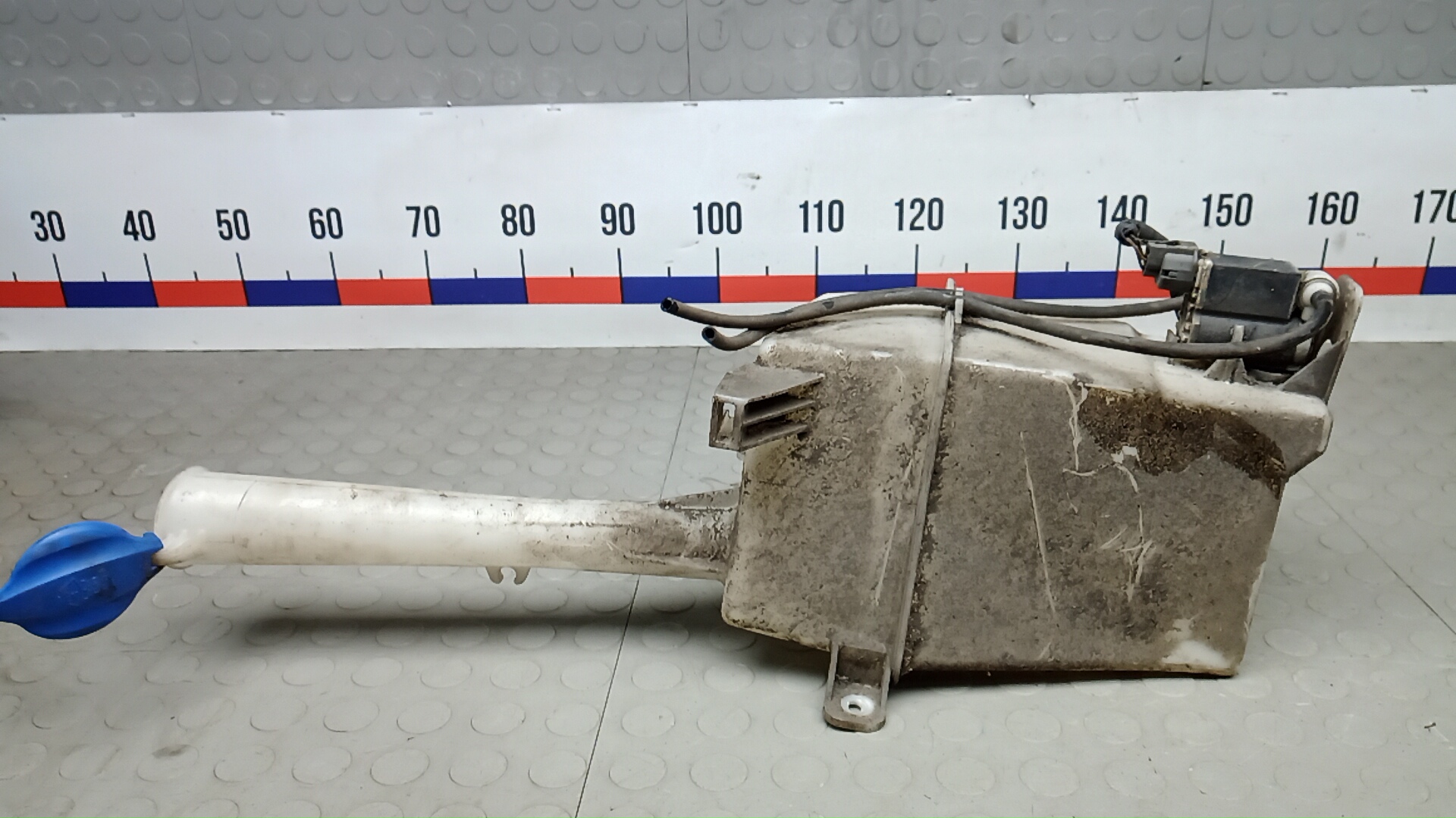 Бачок омывателя лобового стекла