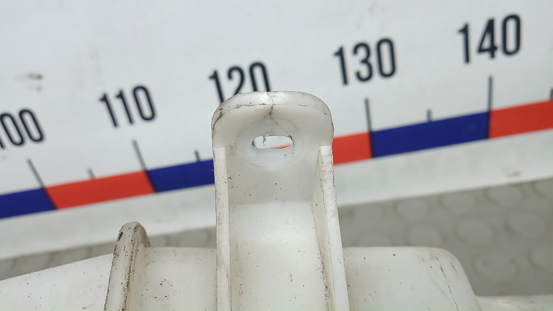 Бачок омывателя лобового стекла