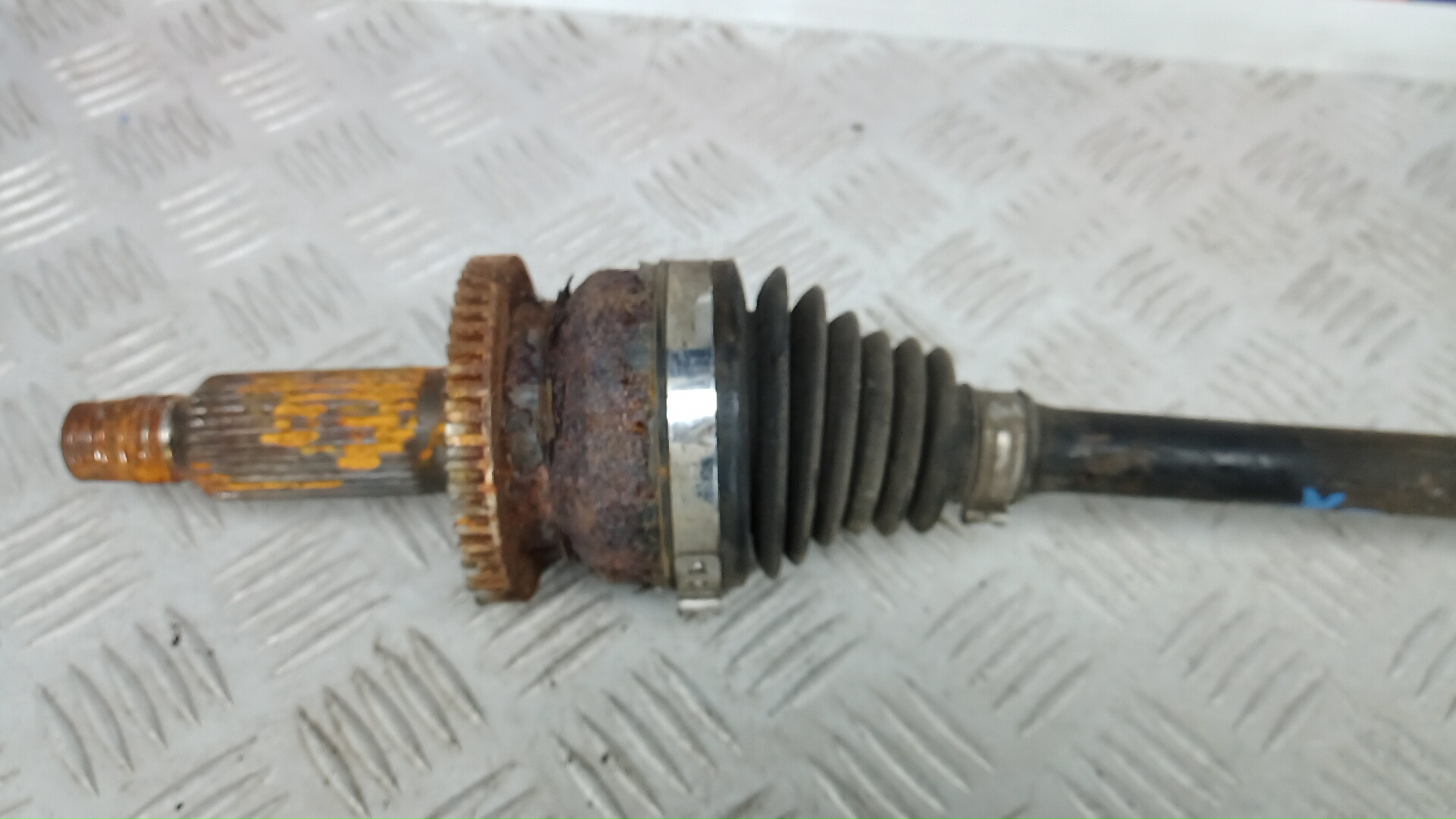 Полуось задняя правая