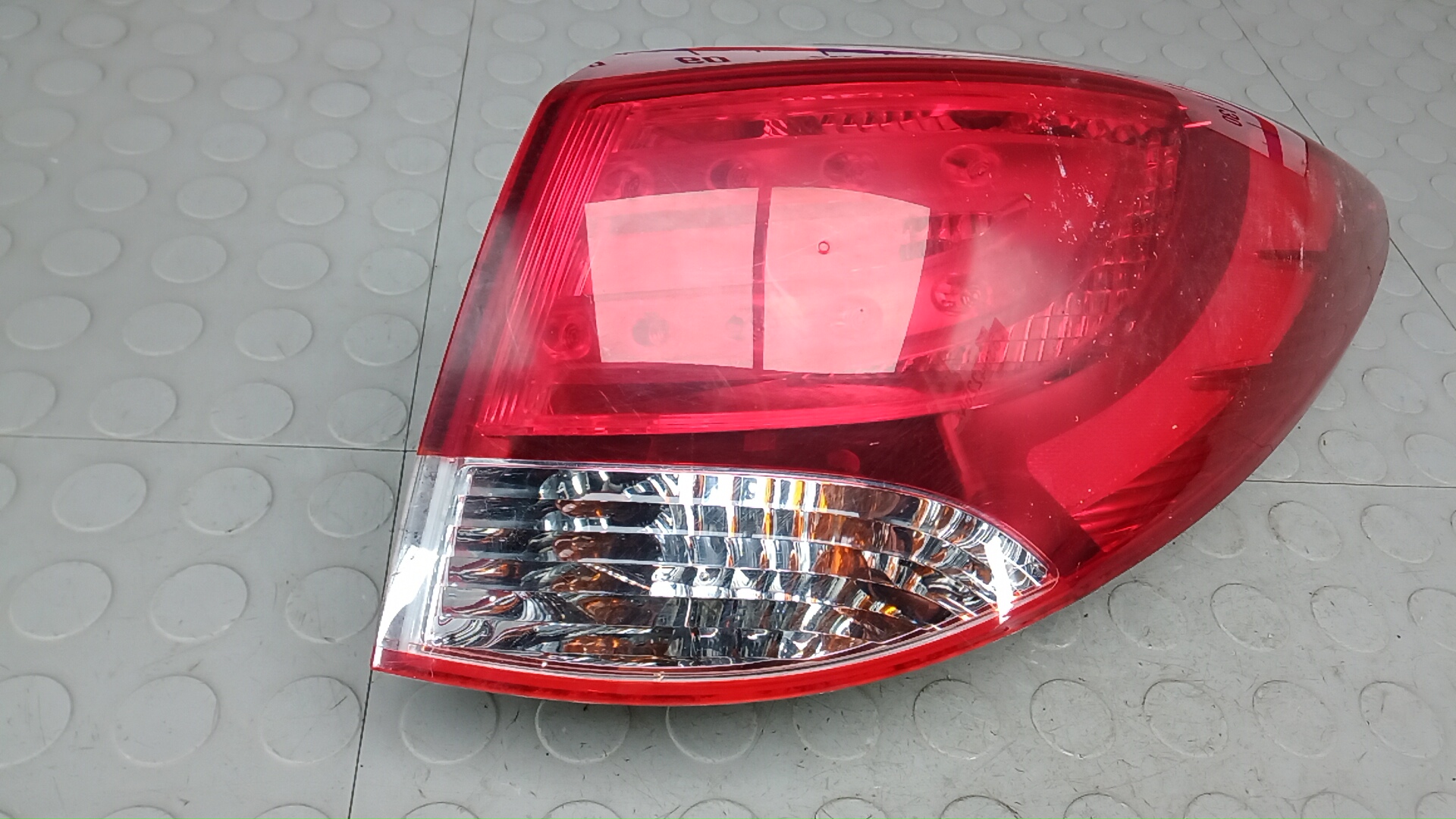 Фонарь задний правый