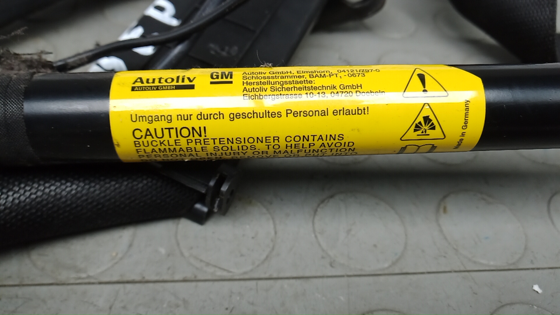 Ремень безопасности с пиропатроном