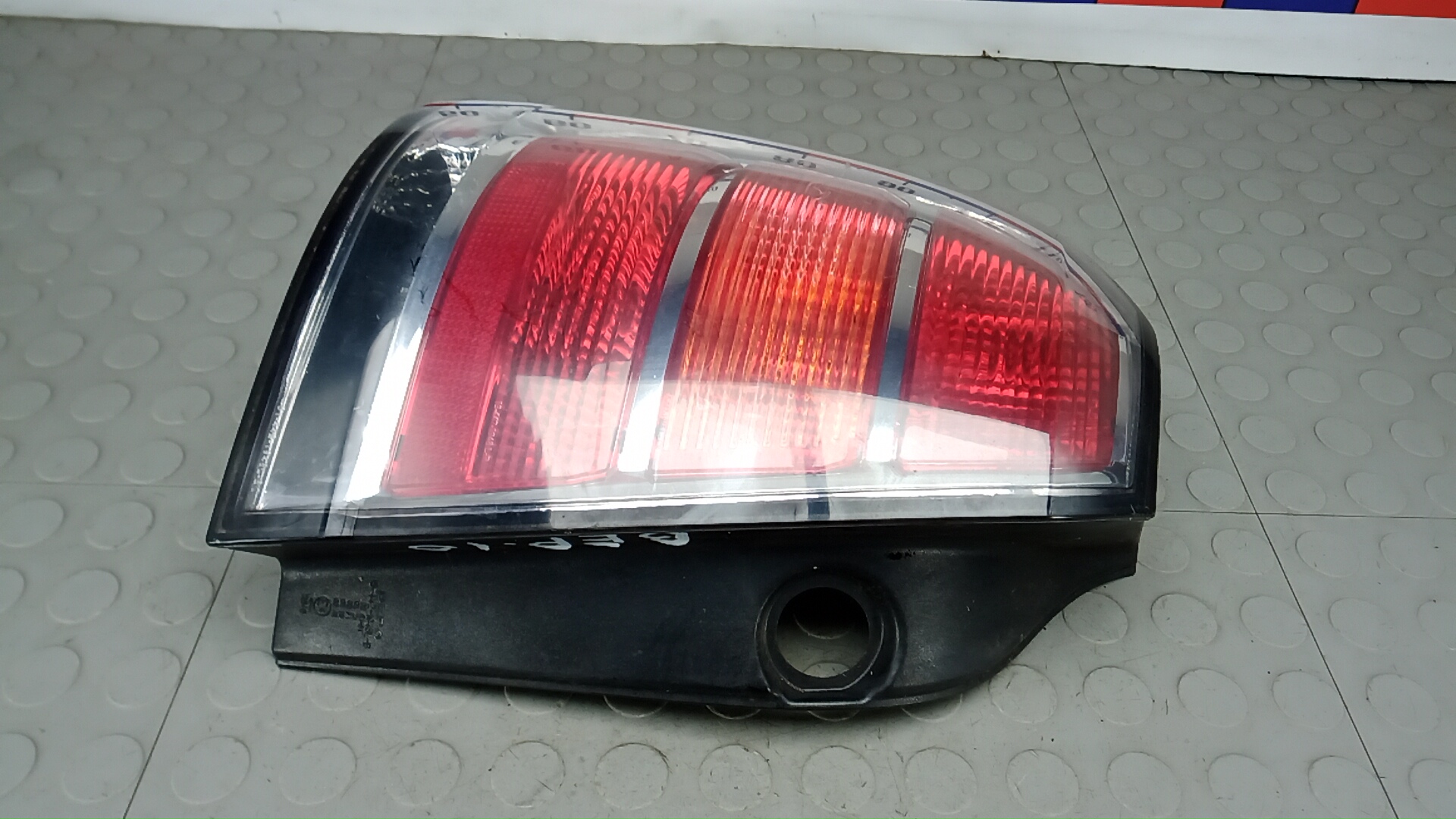 Фонарь задний левый