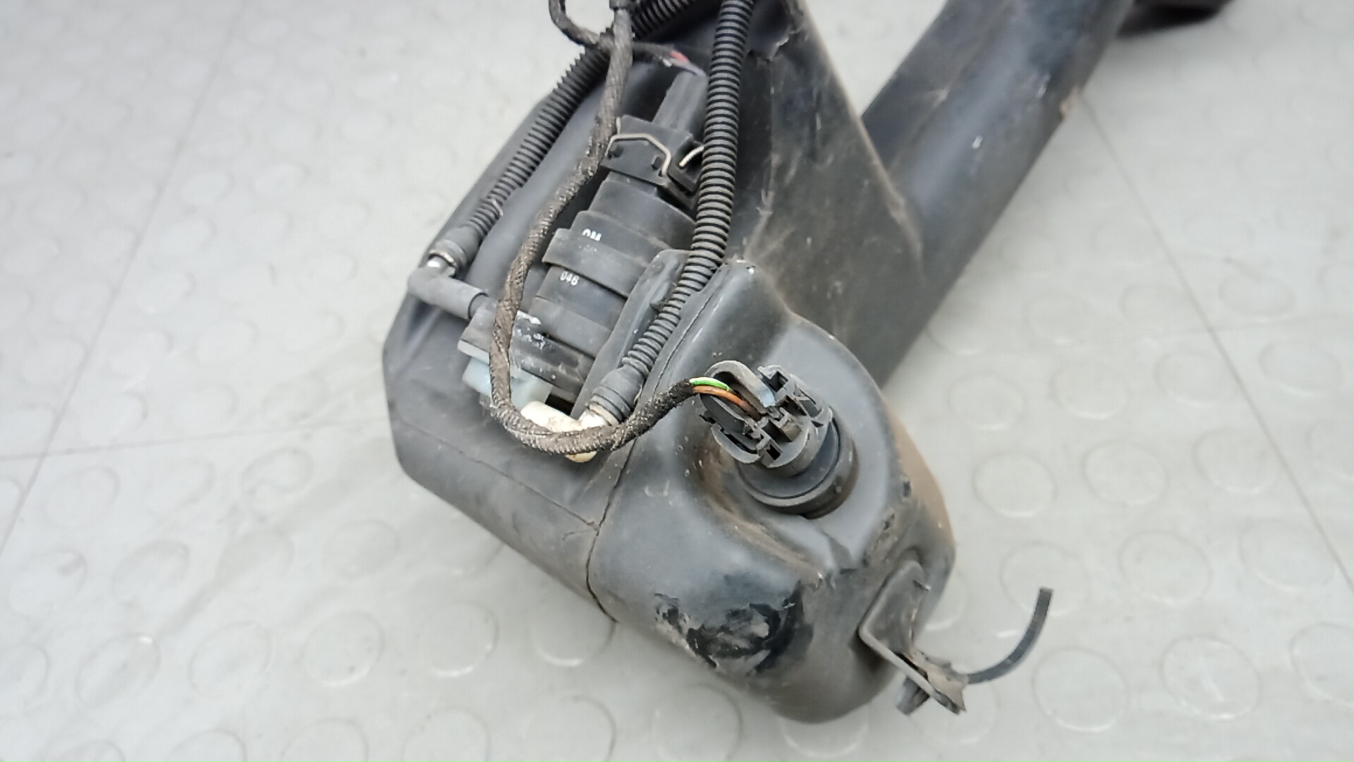 Бачок омывателя лобового стекла