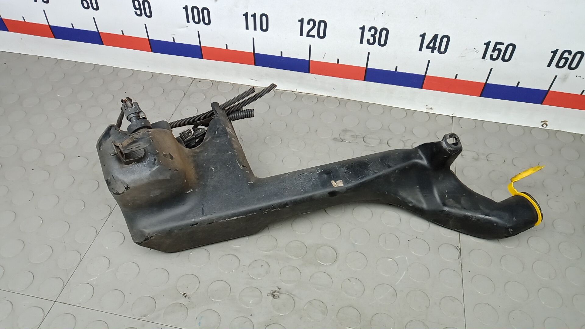 Бачок омывателя лобового стекла