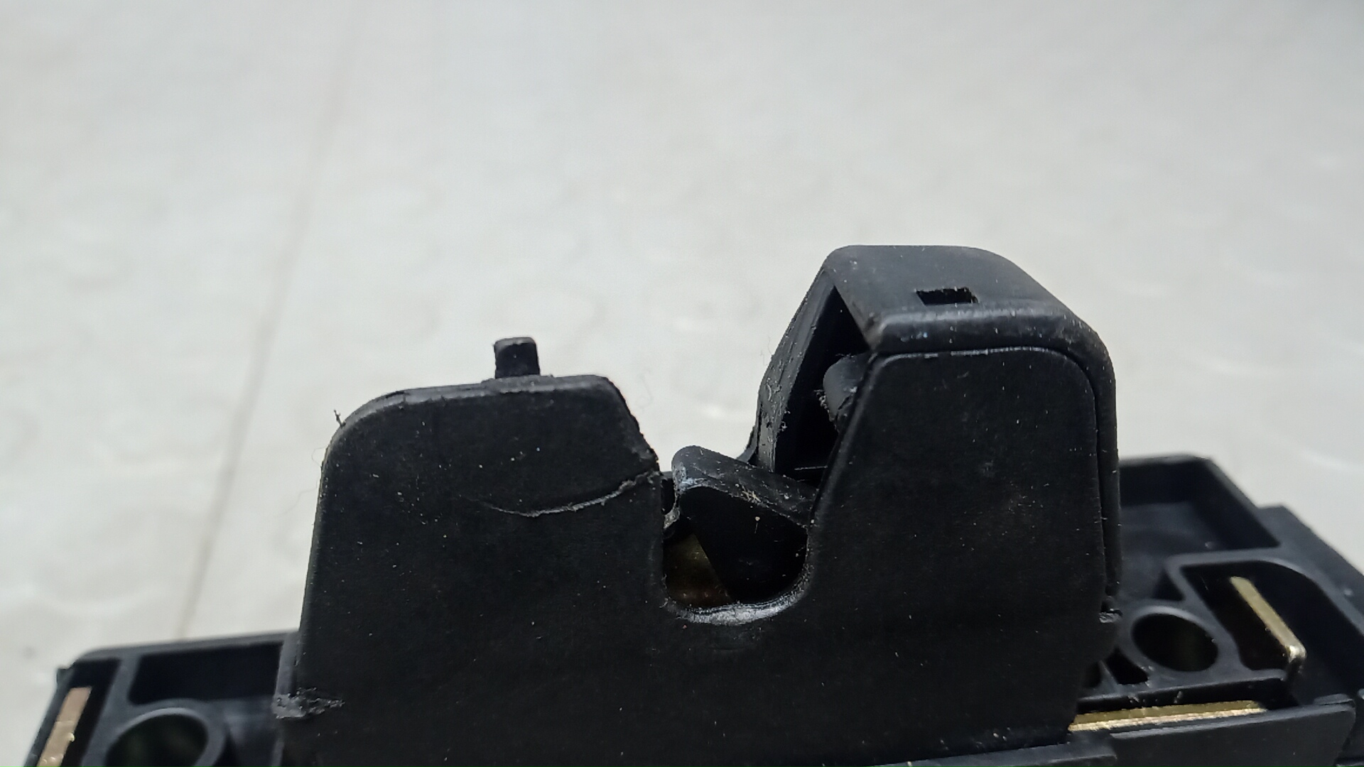 Замок багажника