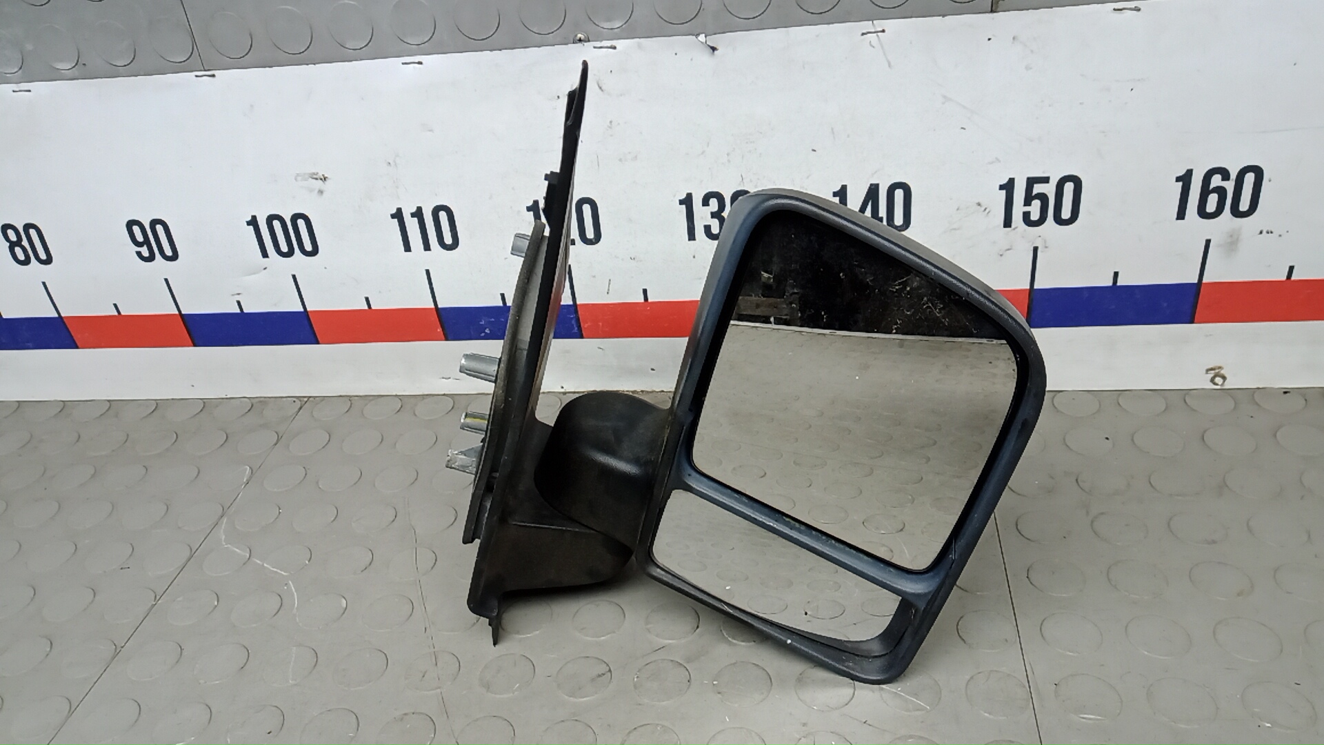 Зеркало правое электрическое