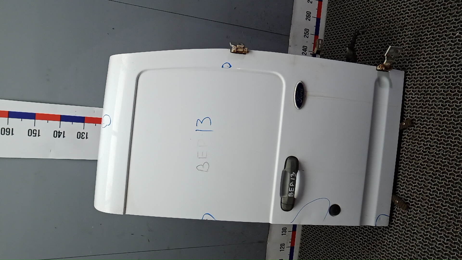 Дверь багажника правая