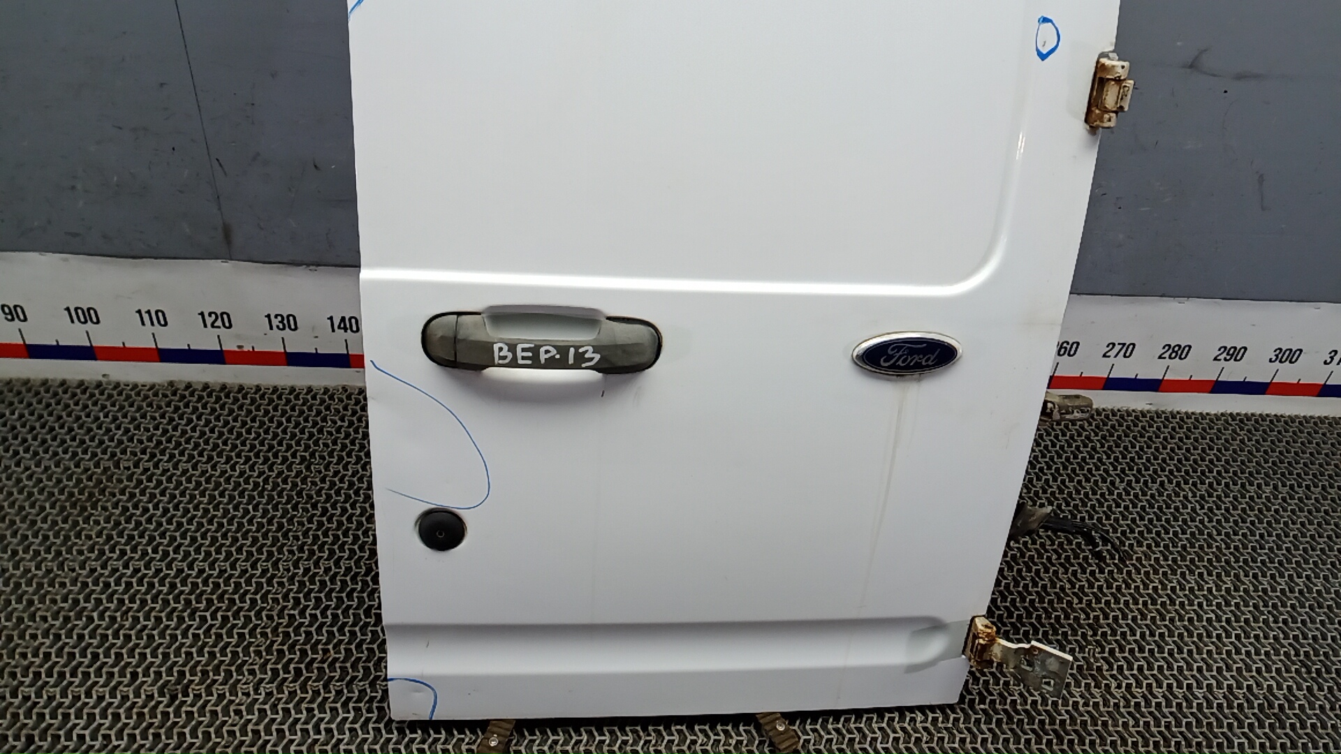 Дверь багажника правая