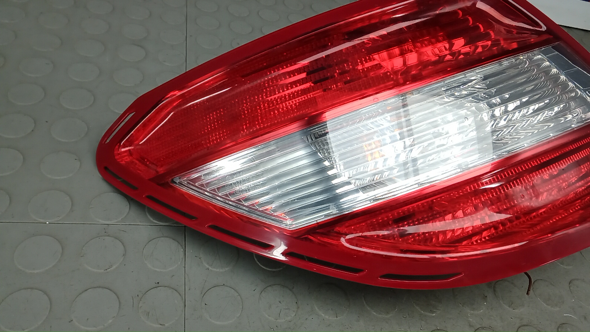 Фонарь задний левый