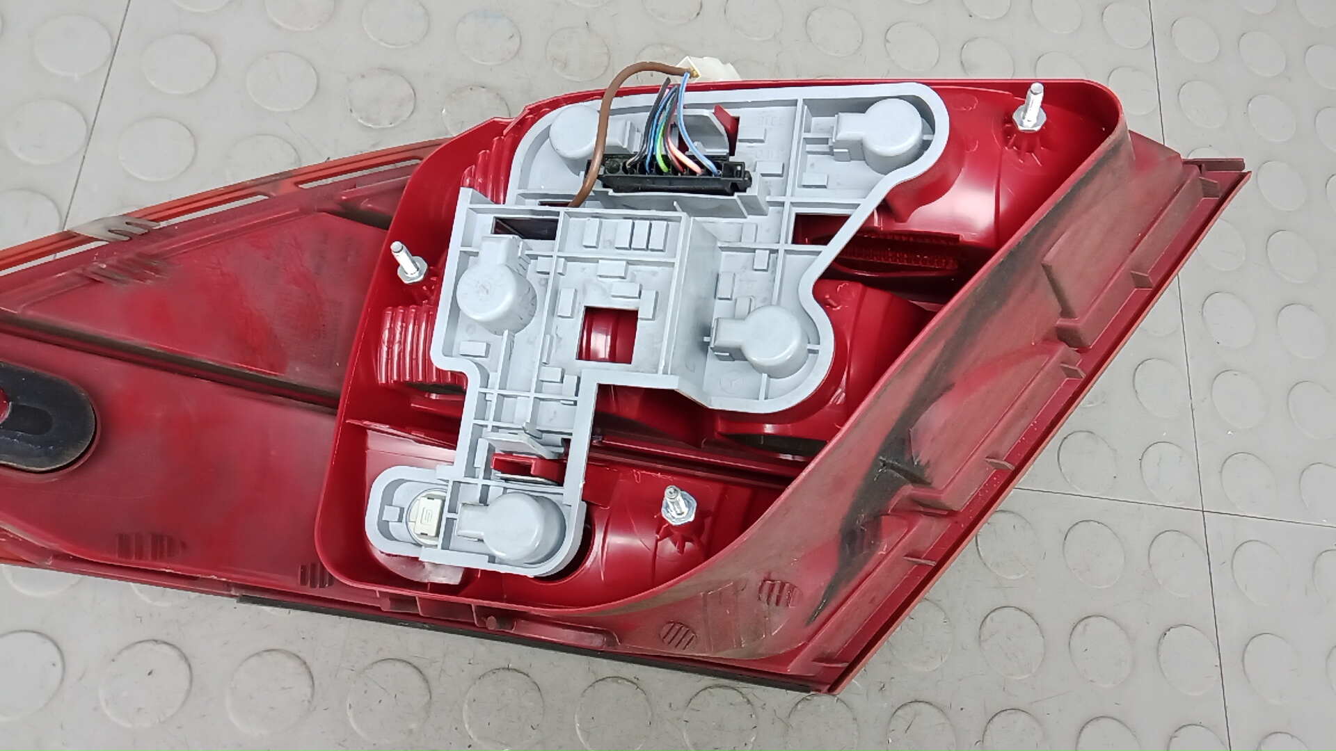 Фонарь задний левый