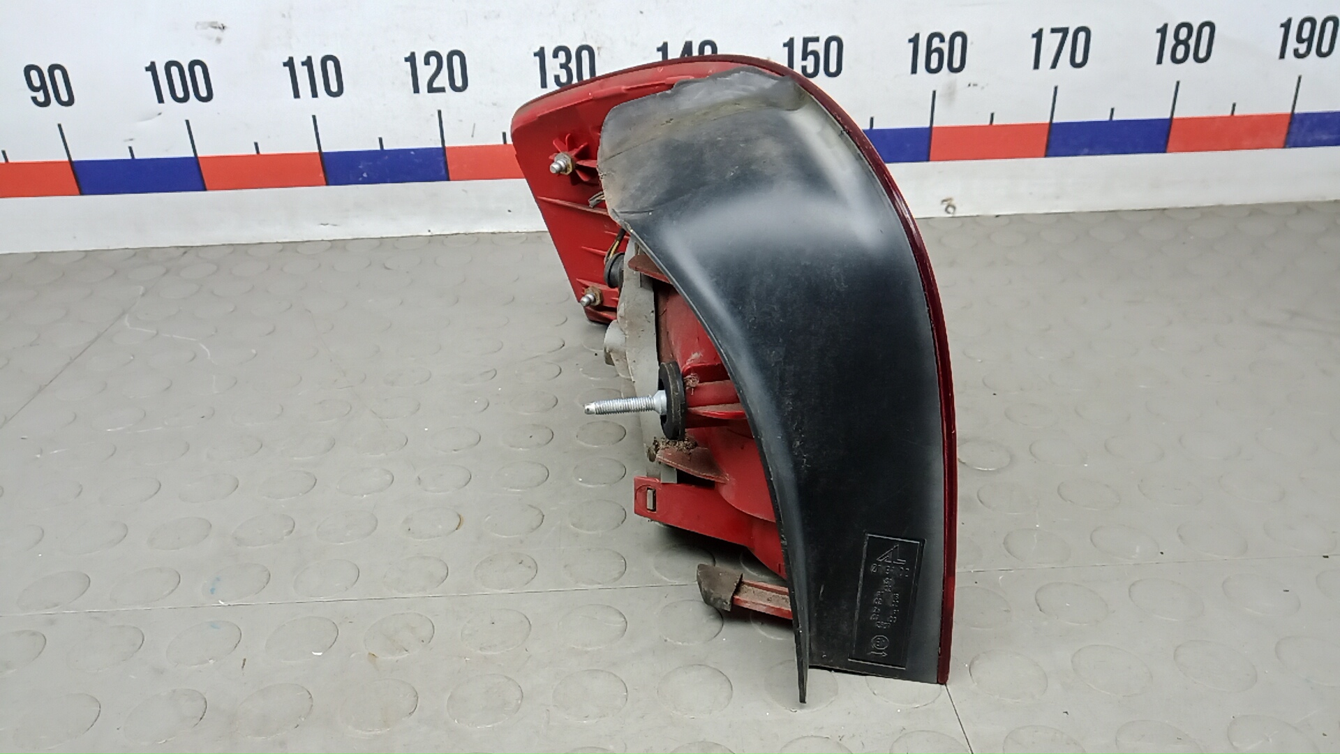 Фонарь задний правый