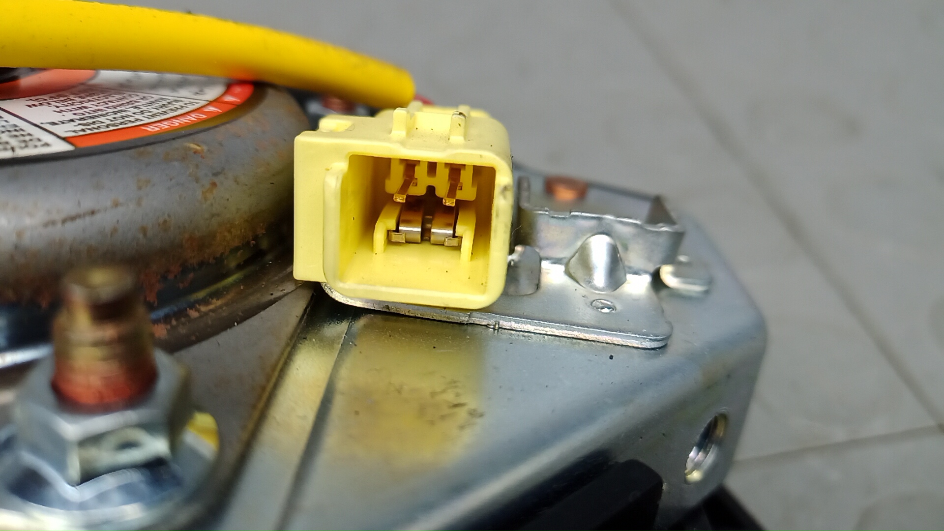 Подушка безопасности в рулевое колесо