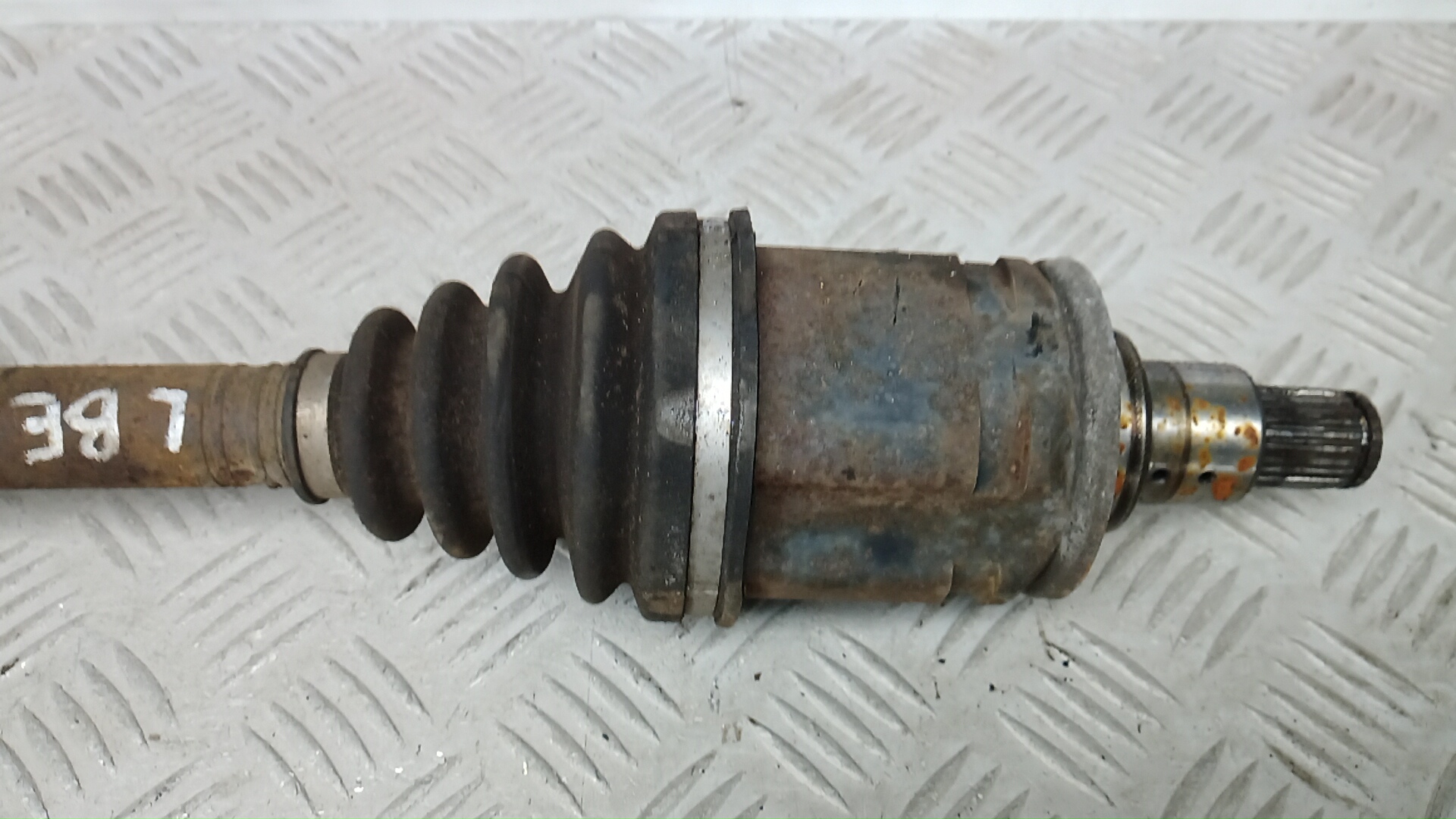 Полуось передняя левая