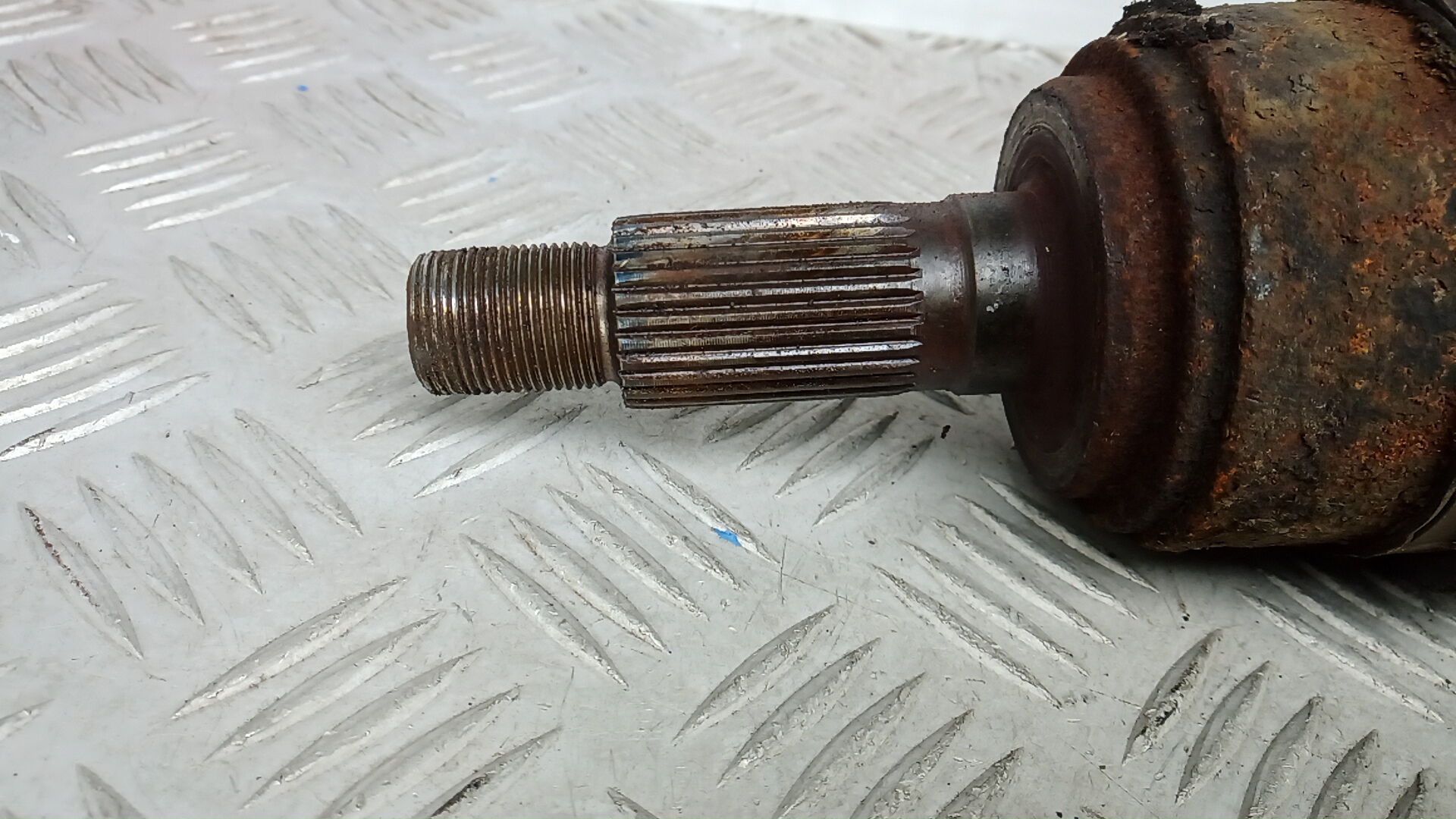 Полуось передняя правая