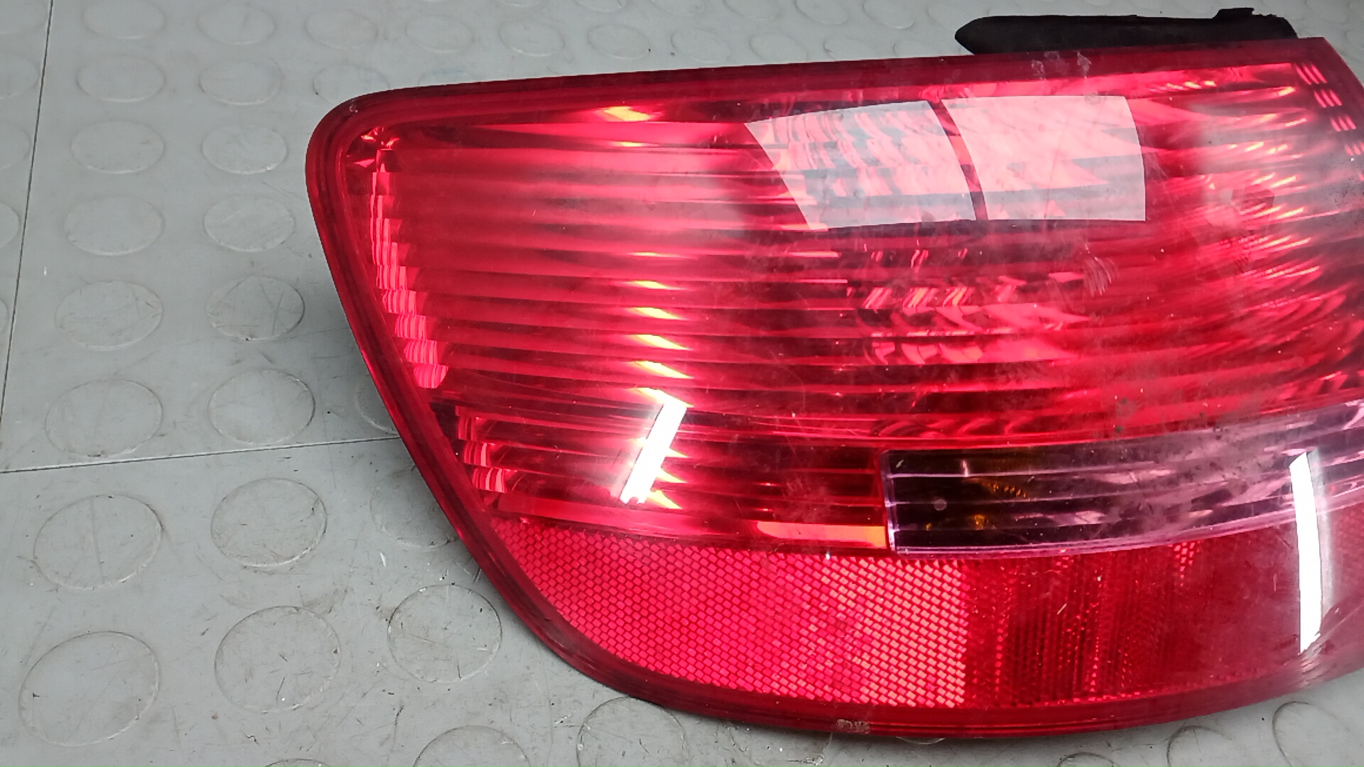 Фонарь задний левый