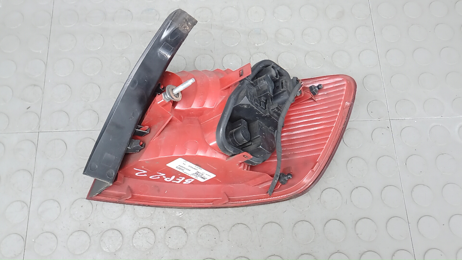 Фонарь задний левый