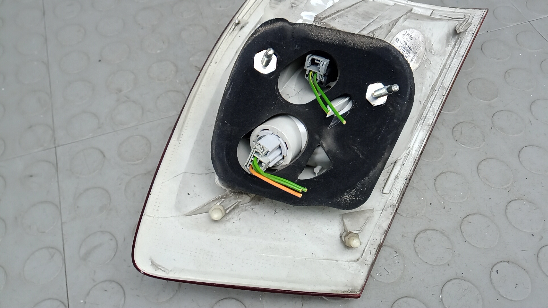 Фонарь задний правый