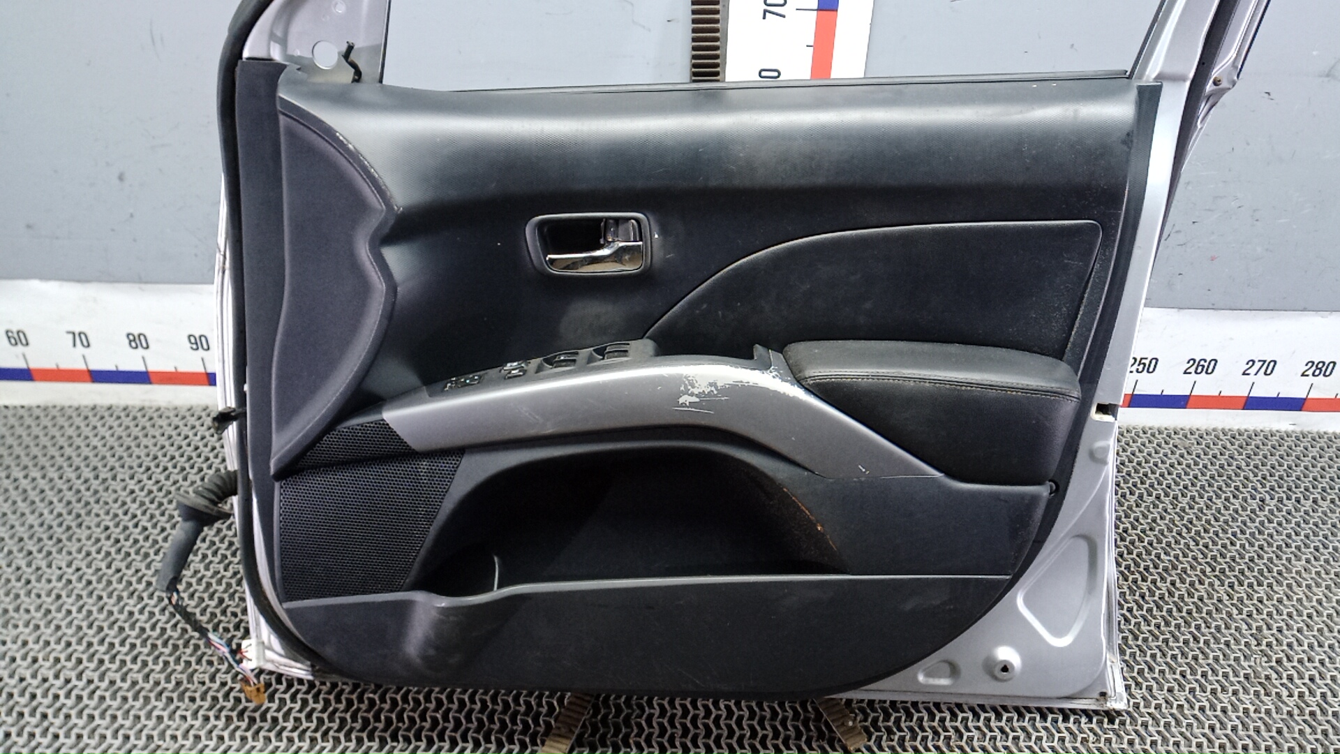 Дверь передняя правая