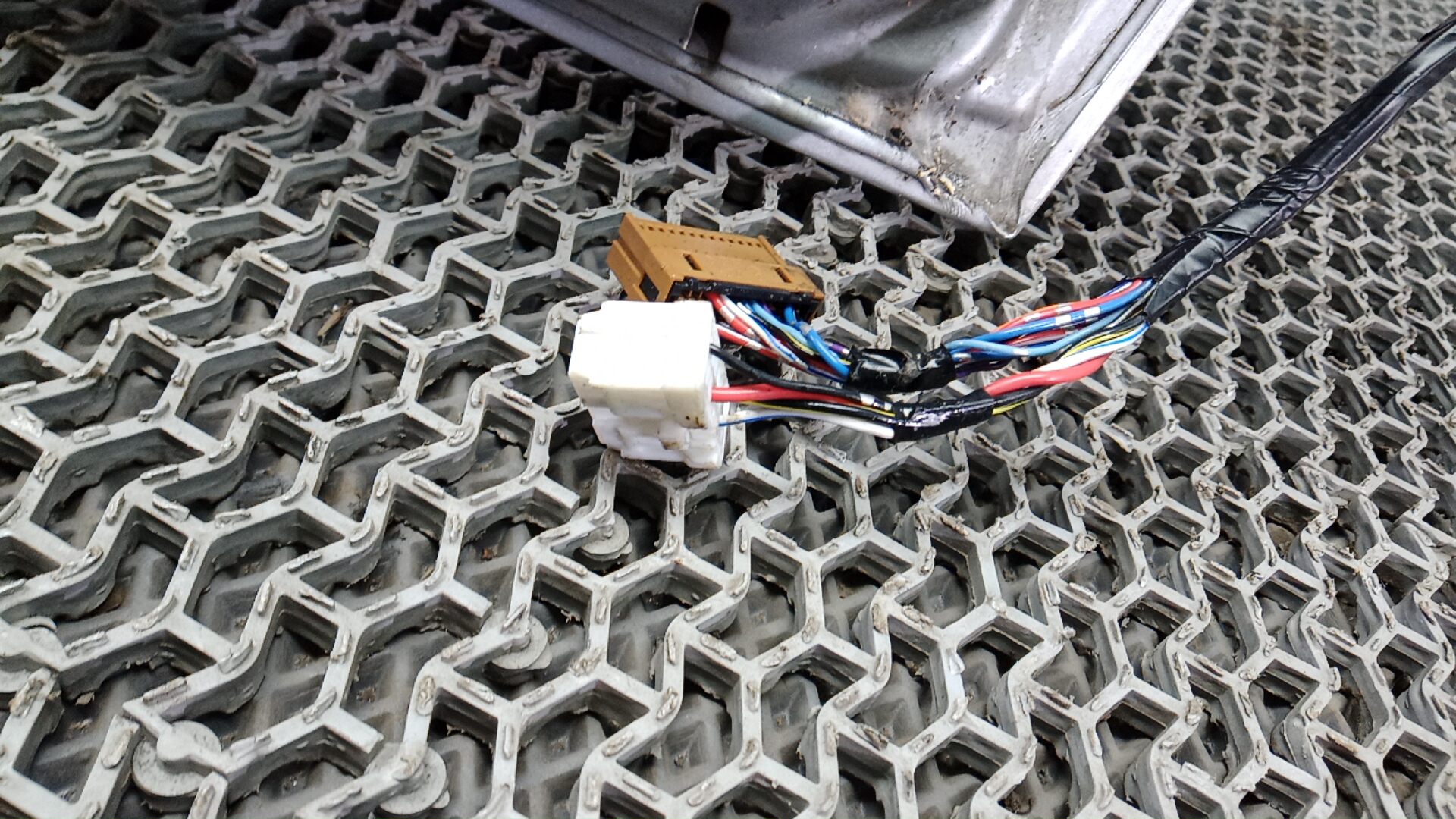 Дверь передняя левая