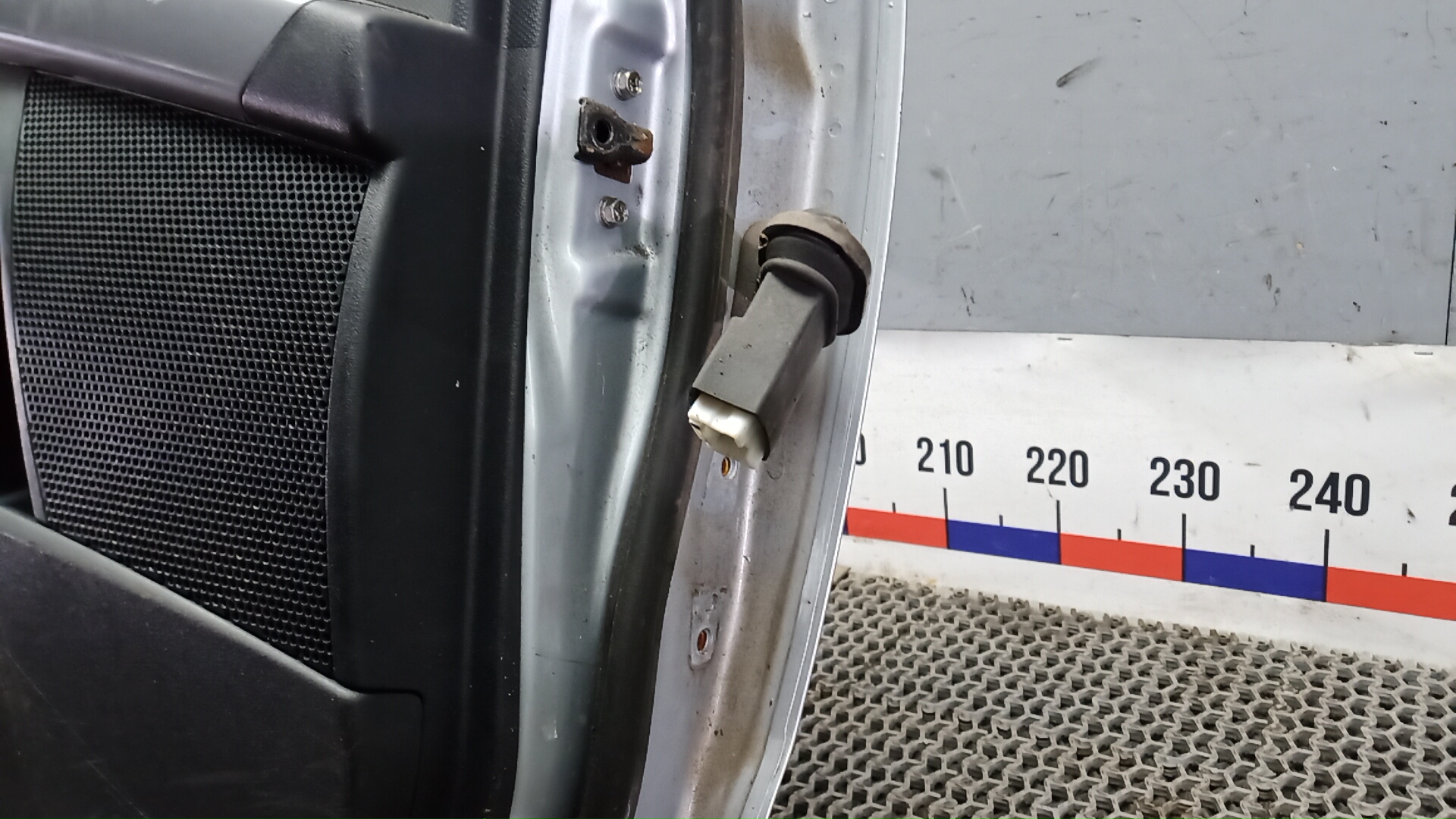 Дверь задняя левая