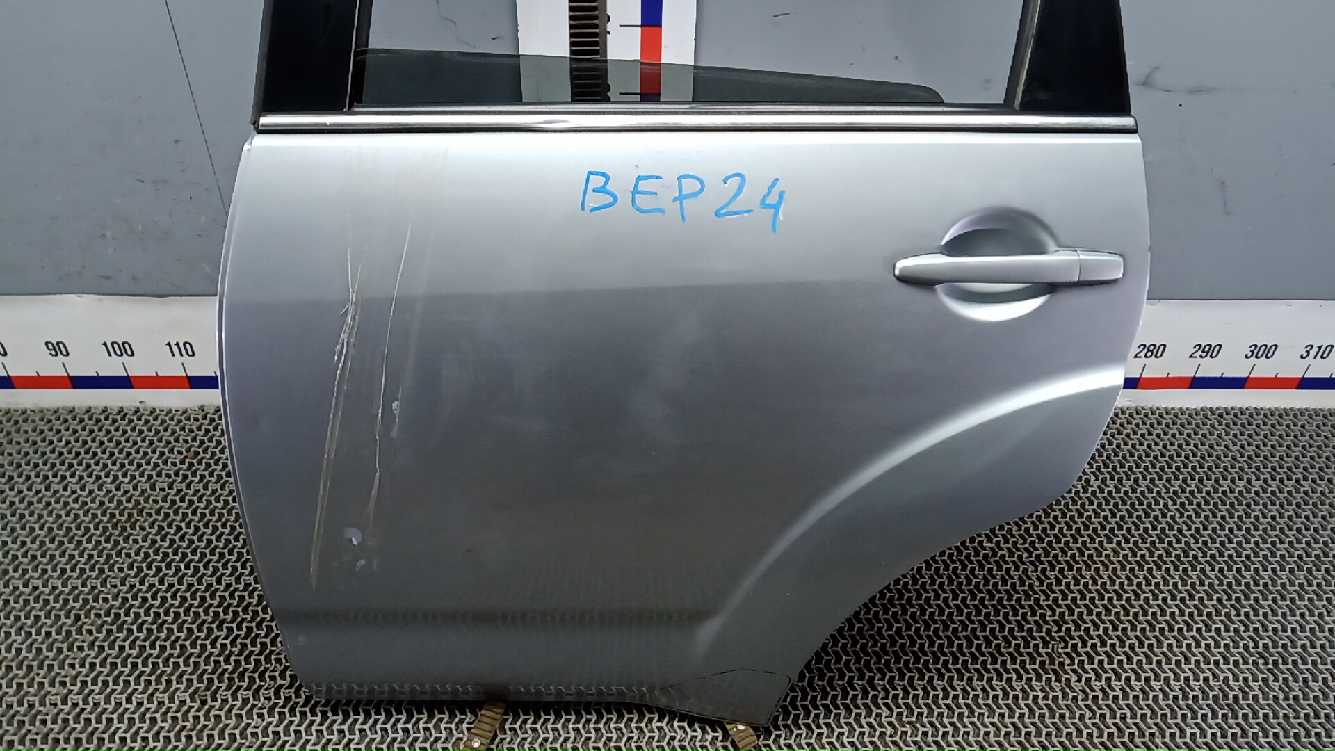 Дверь задняя левая