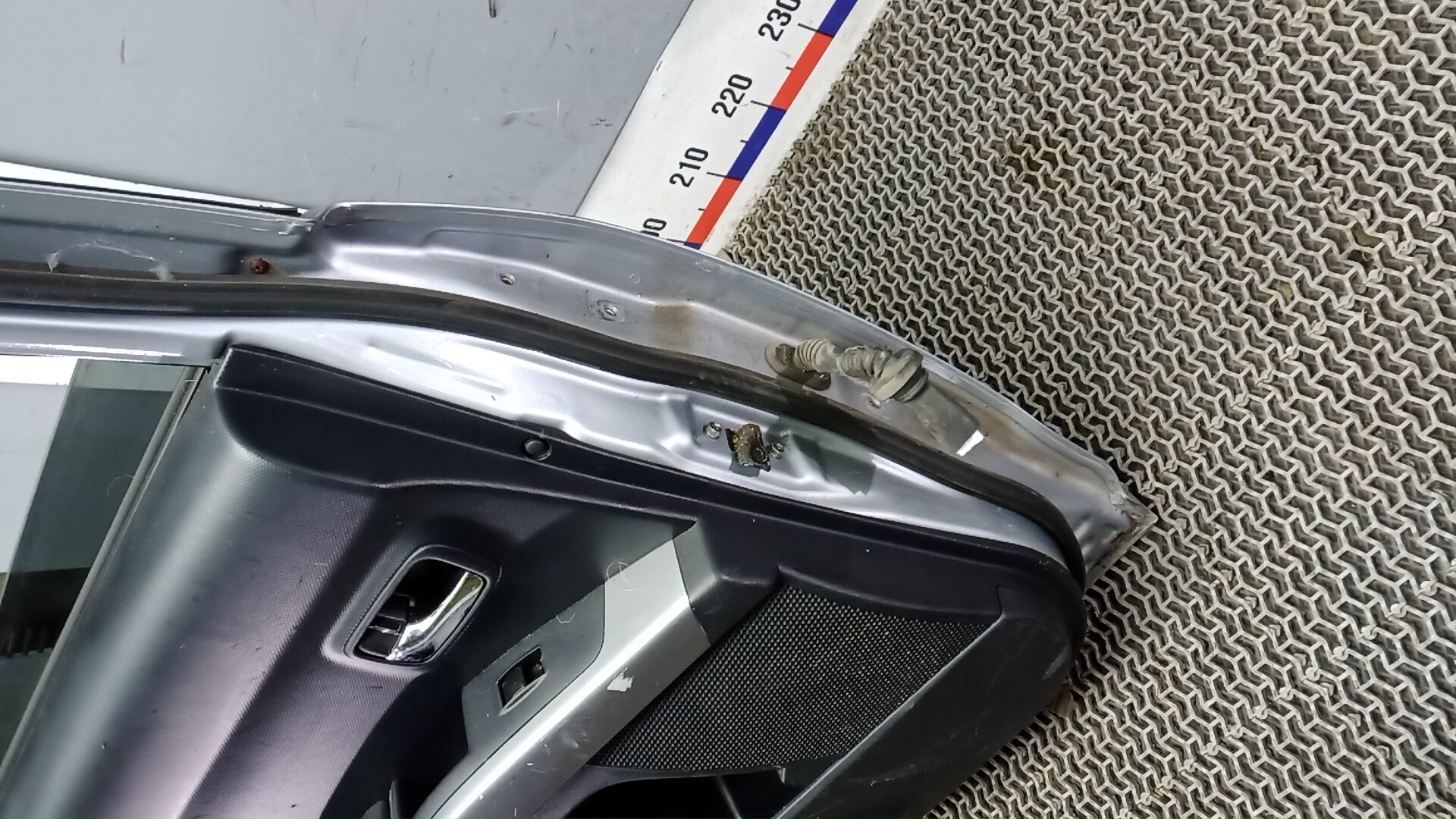 Дверь задняя левая