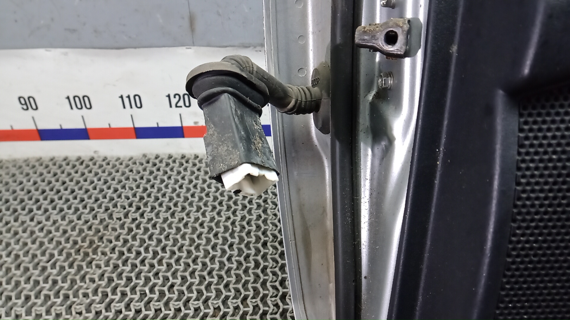 Дверь задняя правая