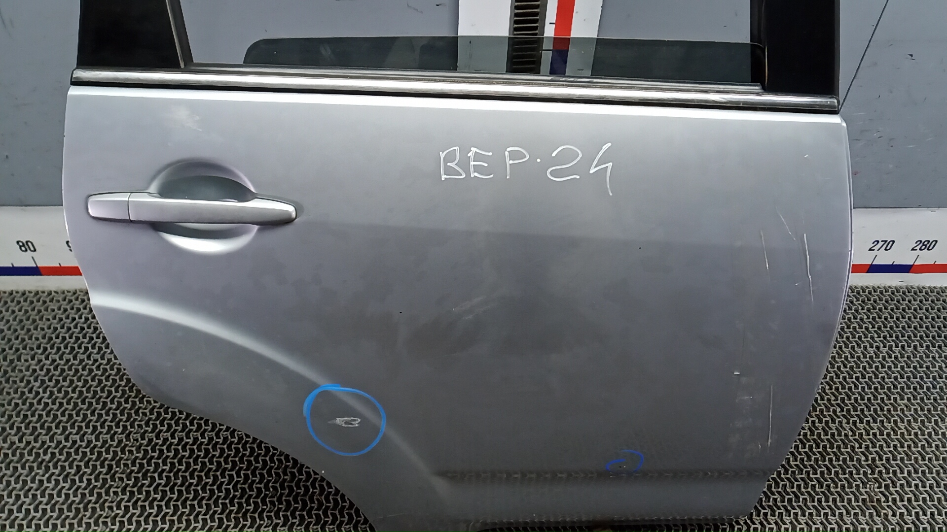 Дверь задняя правая