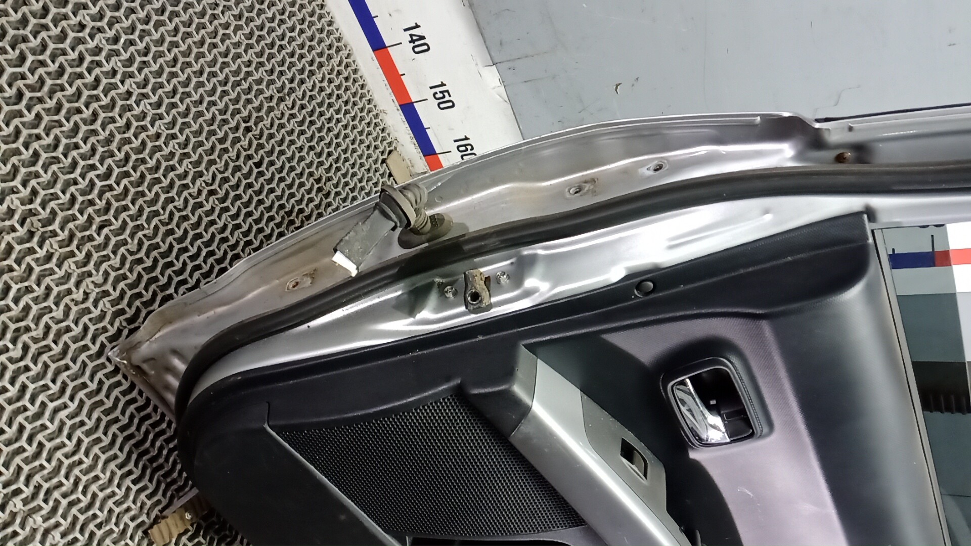 Дверь задняя правая