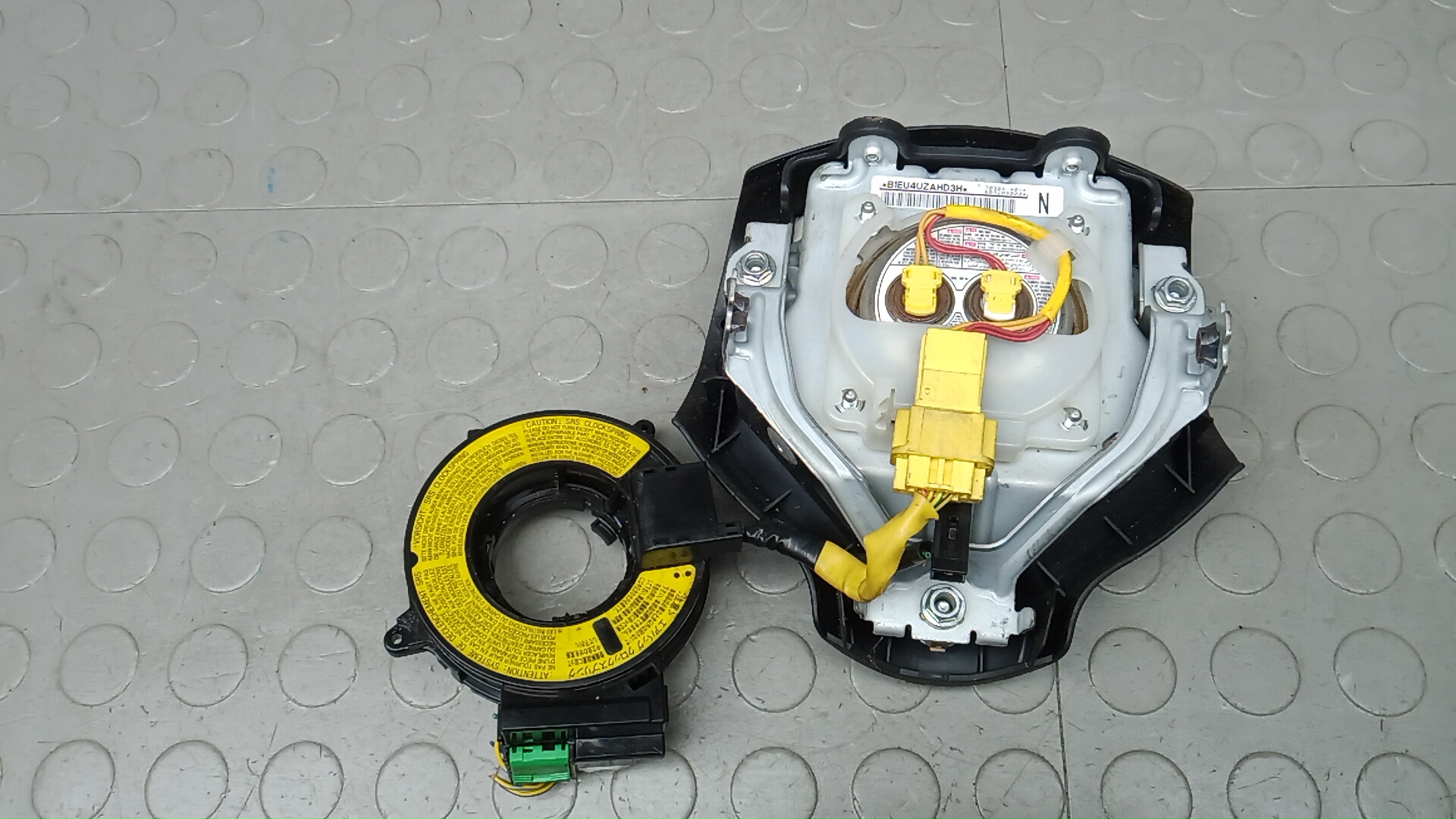 Подушка безопасности в рулевое колесо