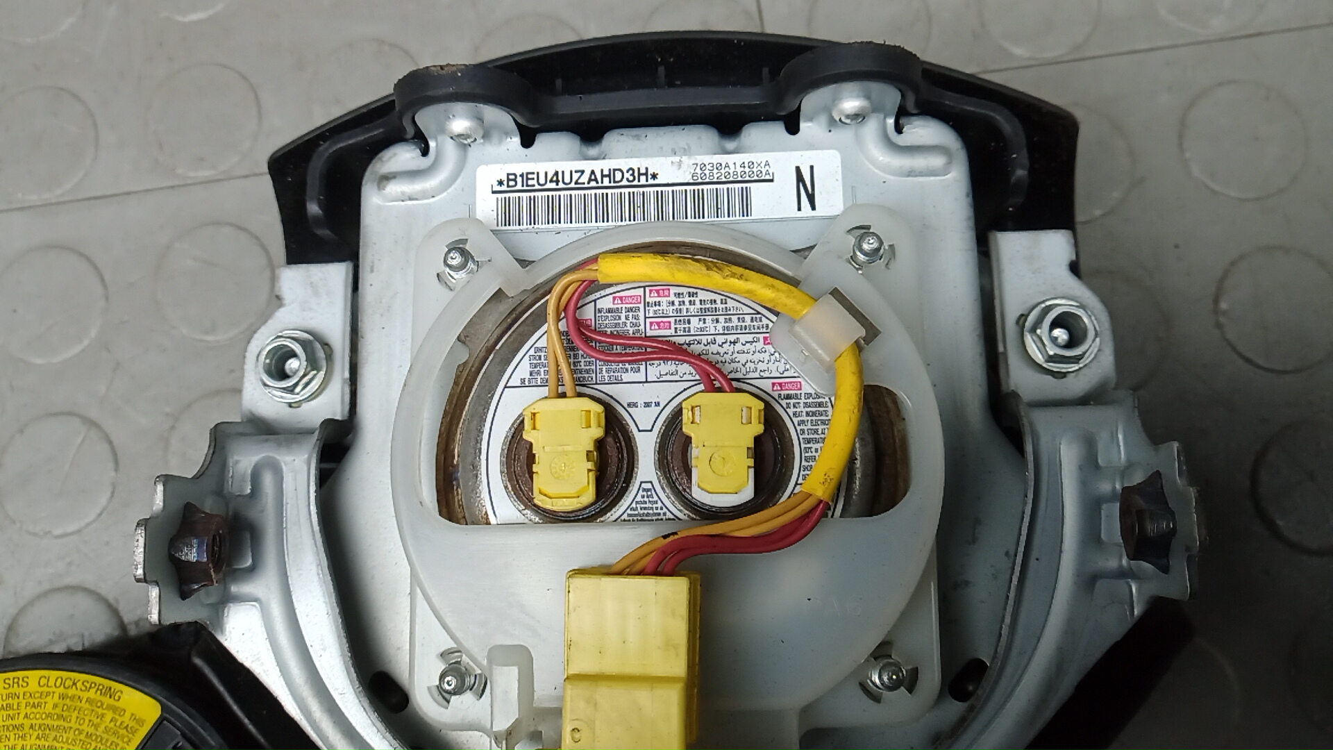 Подушка безопасности в рулевое колесо