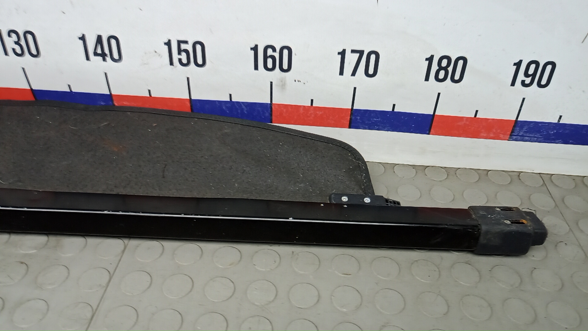 Шторка багажника