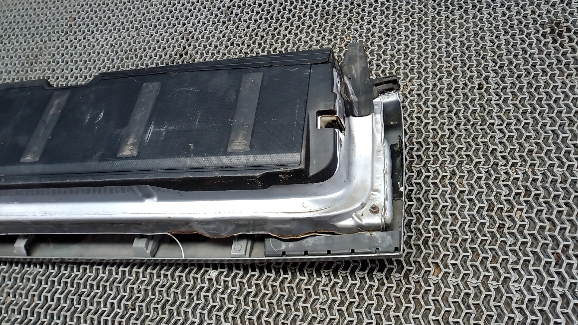 Дверь багажника нижняя (борт)