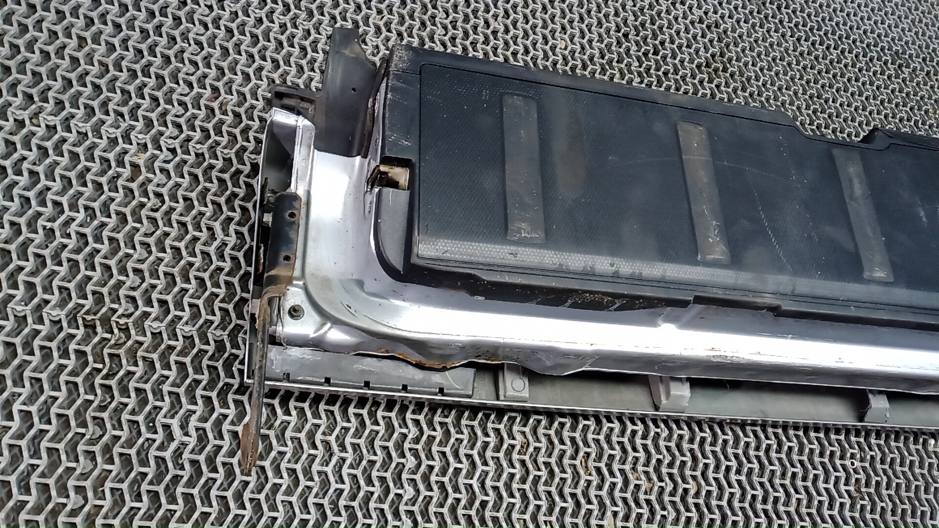 Дверь багажника нижняя (борт)