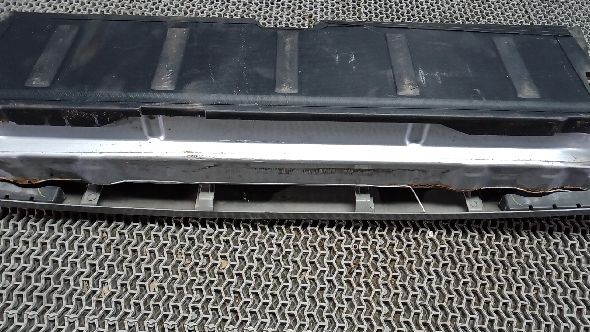 Дверь багажника нижняя (борт)