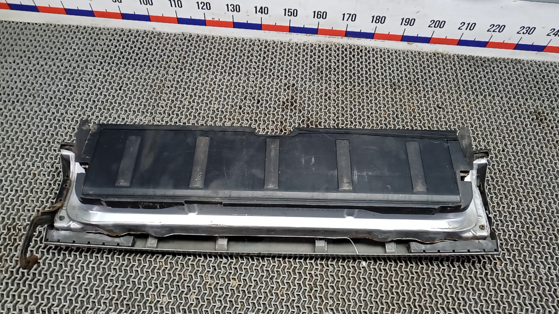 Дверь багажника нижняя (борт)