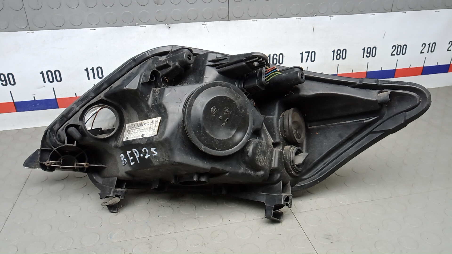 Фара правая