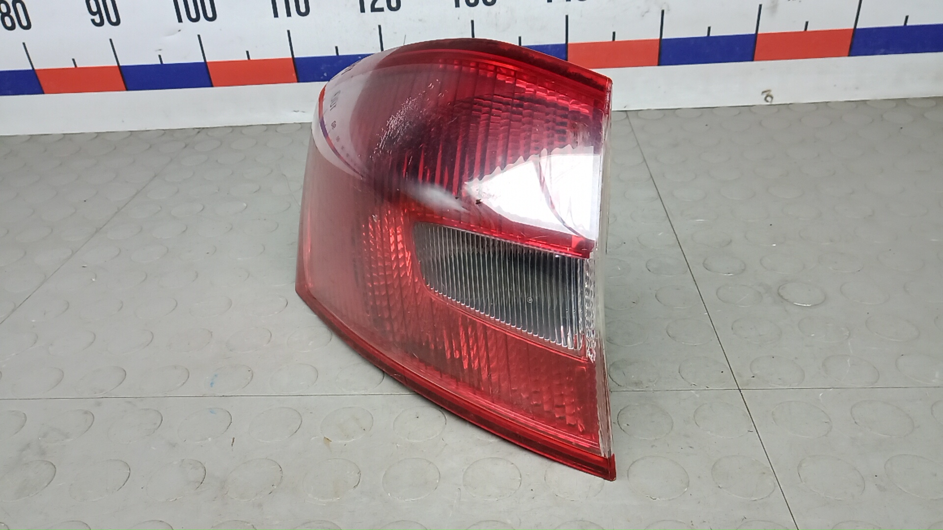 Фонарь задний левый