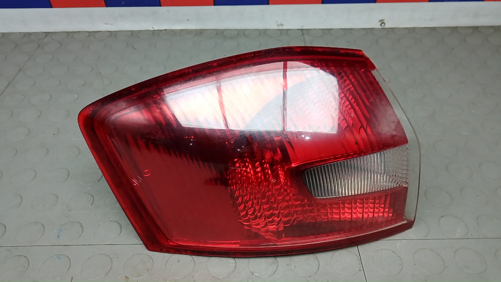 Фонарь задний левый