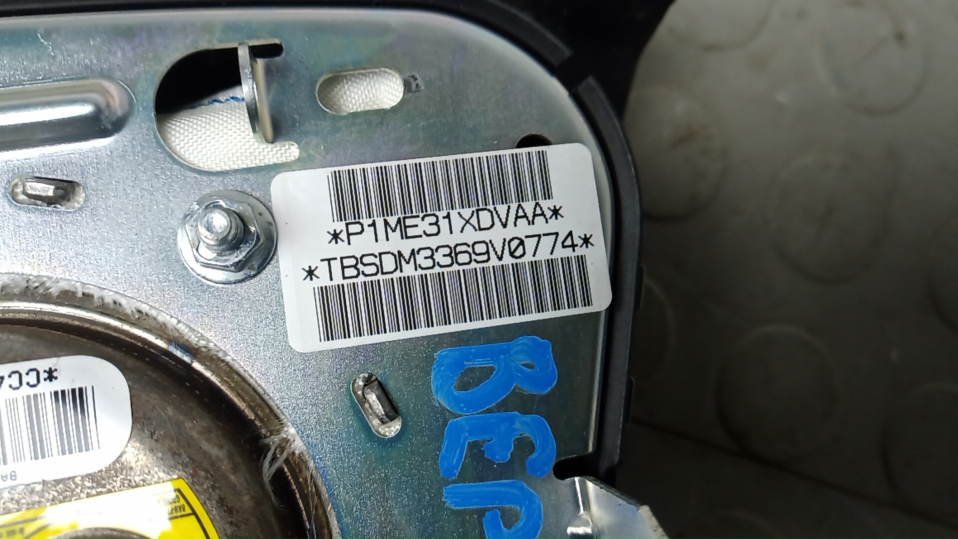 Подушка безопасности в рулевое колесо