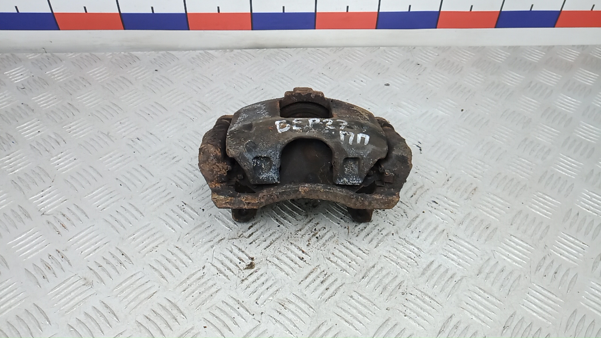 Суппорт передний правый