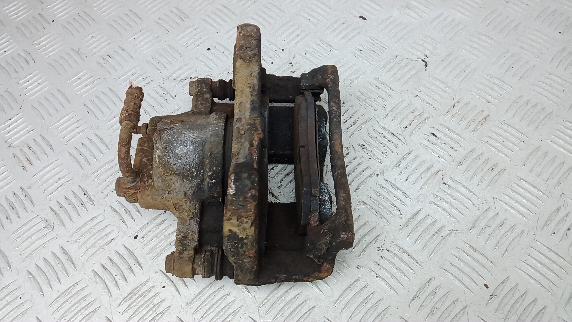 Суппорт передний правый