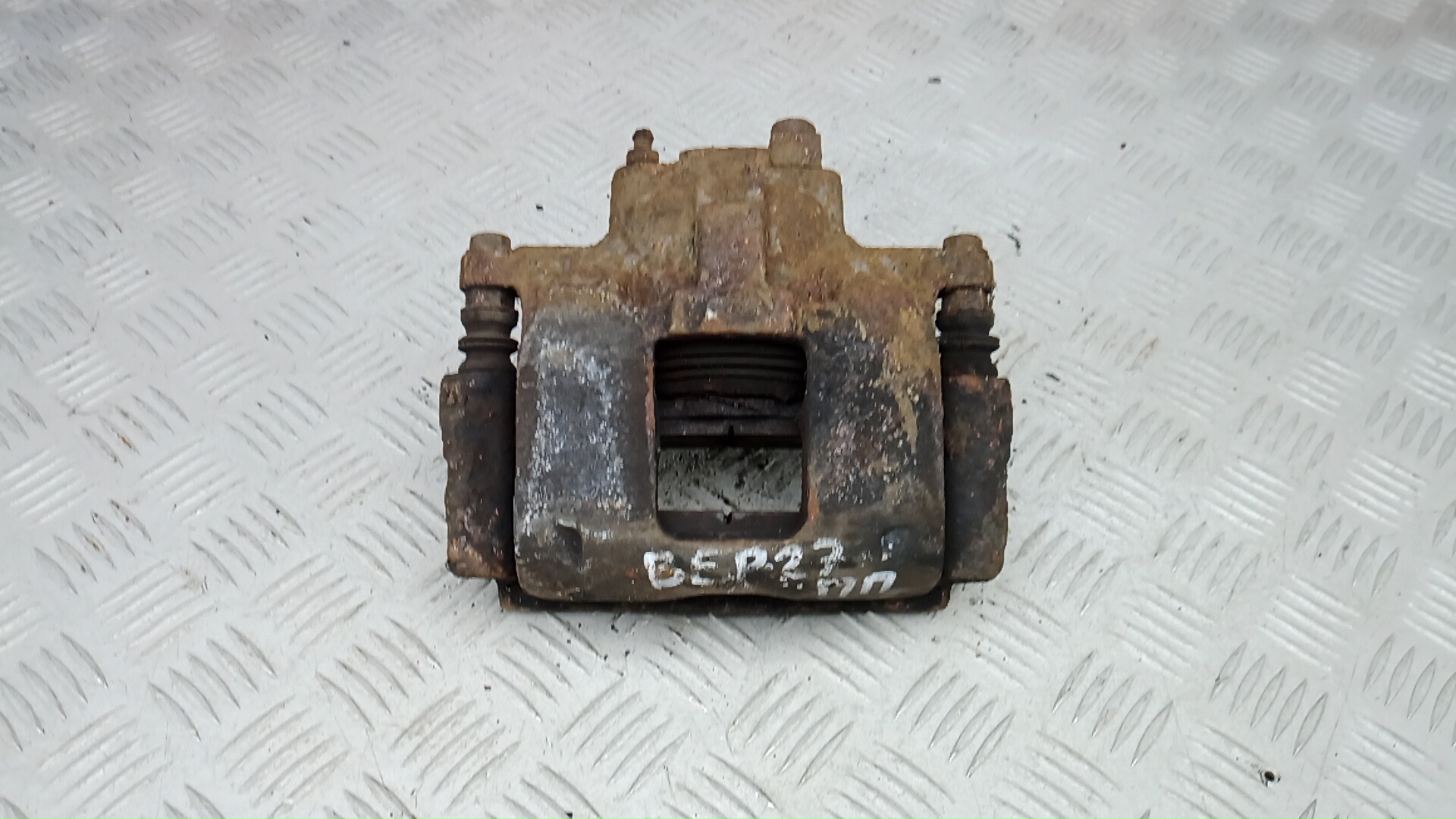 Суппорт передний правый