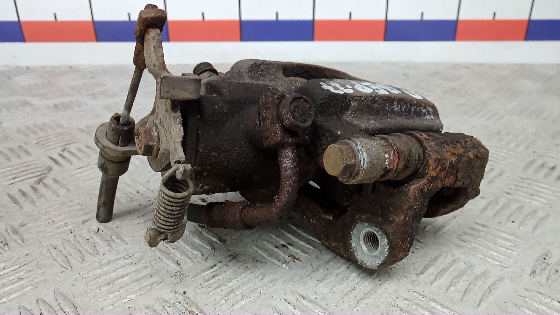 Суппорт задний правый