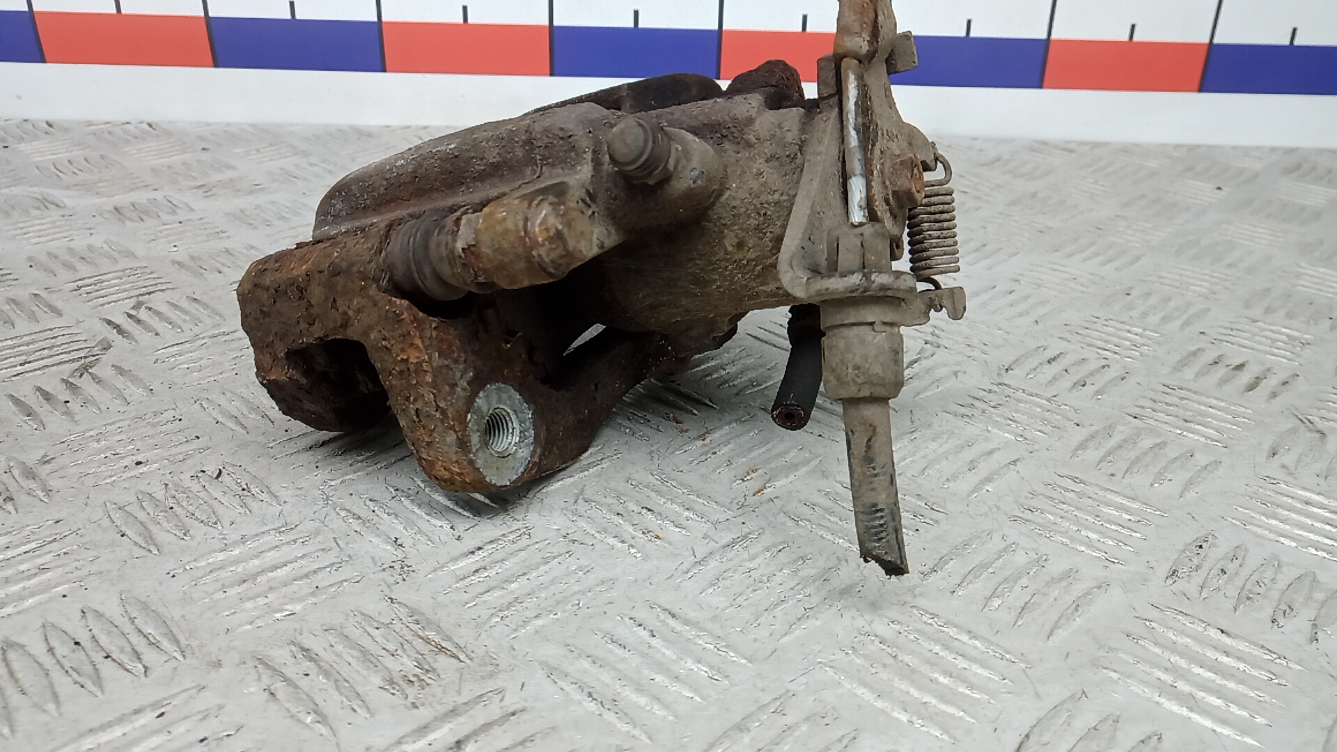 Суппорт задний правый