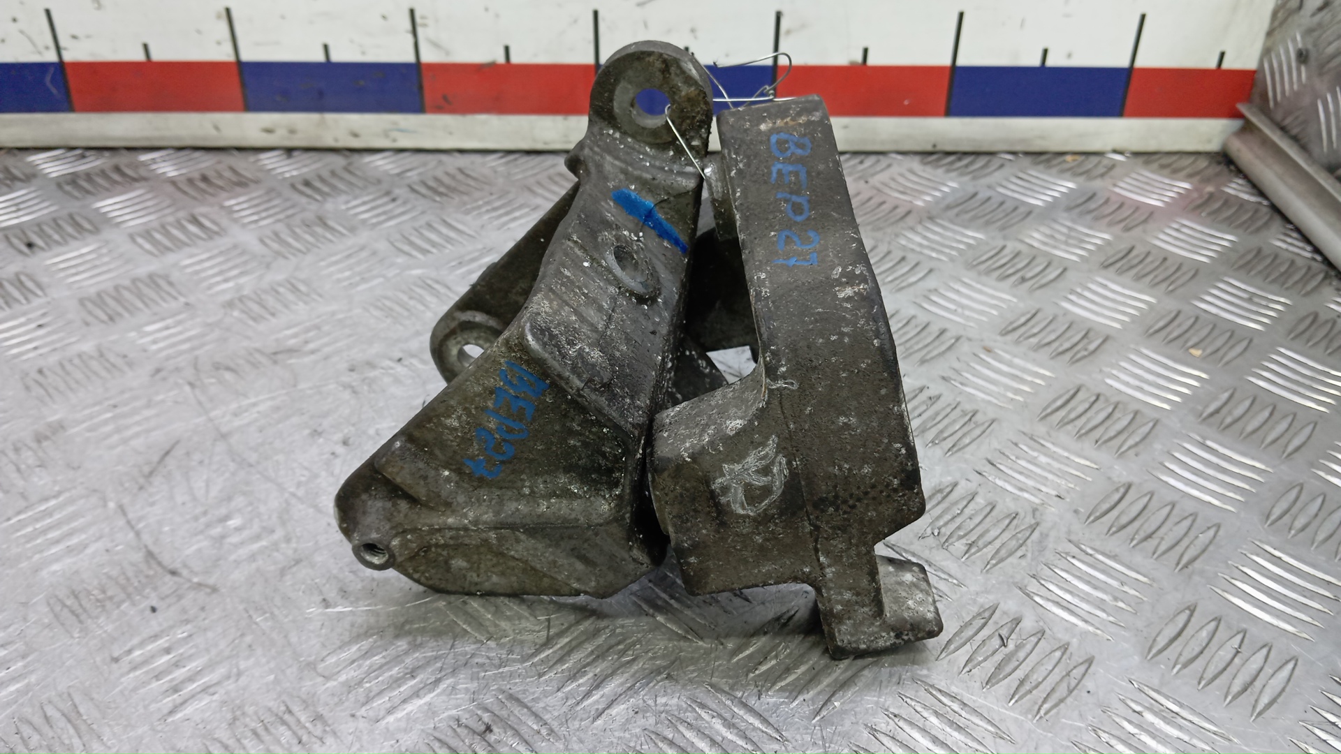 Кронштейн КПП