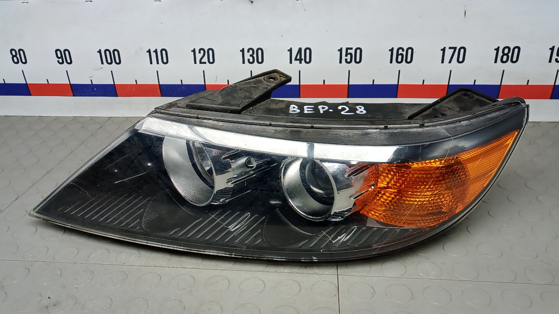 Фара левая